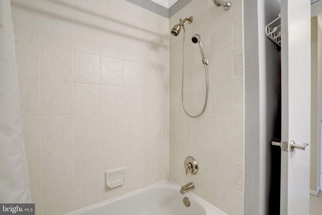 1111 N ROCKINGHAM ST, Arlington, VA 22205