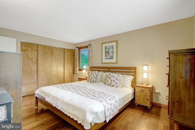 1111 N ROCKINGHAM ST, Arlington, VA 22205