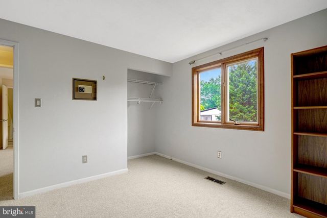 1111 N ROCKINGHAM ST, Arlington, VA 22205