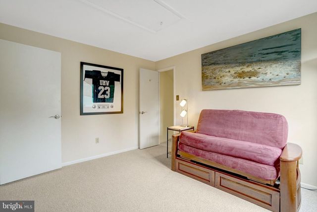 1111 N ROCKINGHAM ST, Arlington, VA 22205