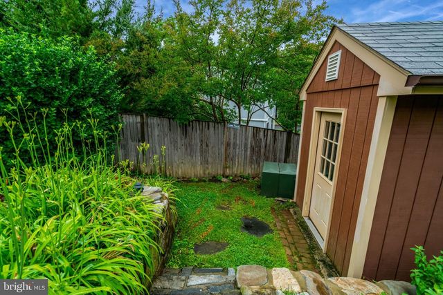 1111 N ROCKINGHAM ST, Arlington, VA 22205