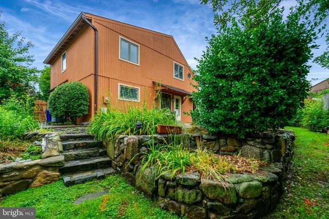 1111 N ROCKINGHAM ST, Arlington, VA 22205
