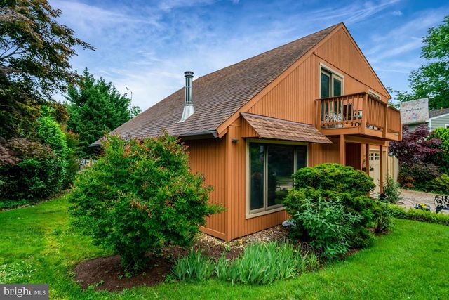 1111 N ROCKINGHAM ST, Arlington, VA 22205