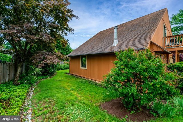 1111 N ROCKINGHAM ST, Arlington, VA 22205
