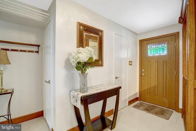 1111 N ROCKINGHAM ST, Arlington, VA 22205