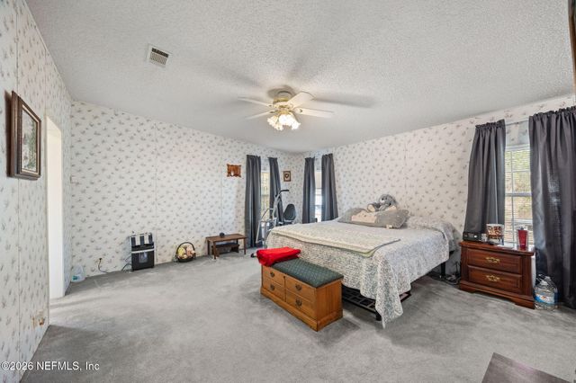 44170 WOODLAND Circle, Callahan, FL 32011