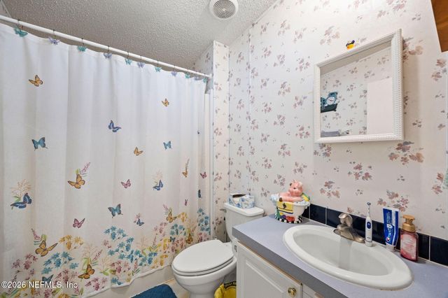 44170 WOODLAND Circle, Callahan, FL 32011