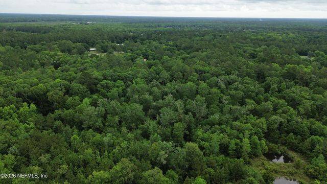 44170 WOODLAND Circle, Callahan, FL 32011