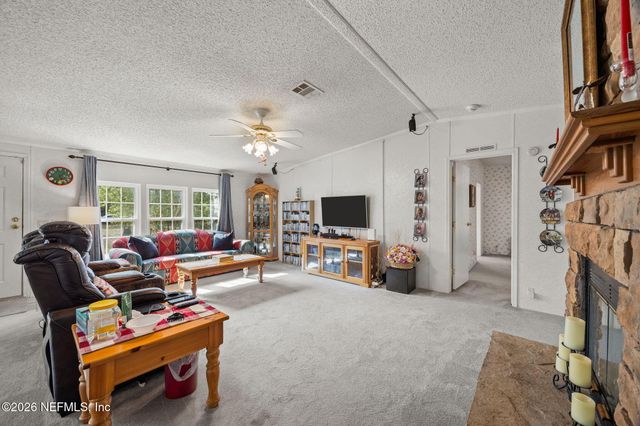 44170 WOODLAND Circle, Callahan, FL 32011