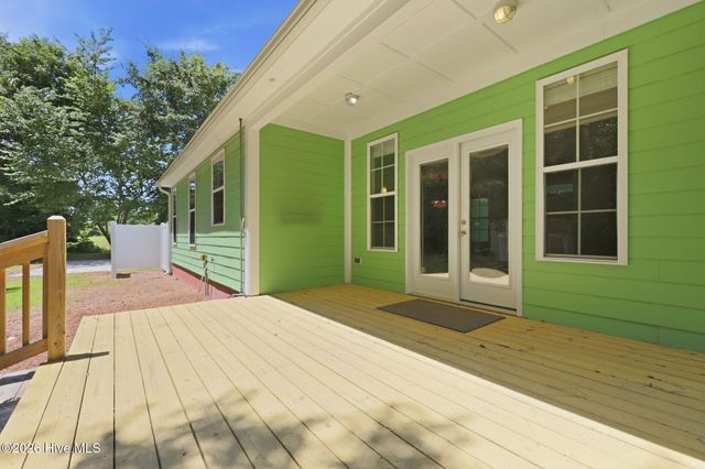 317 Doral Drive, Hampstead, NC 28443
