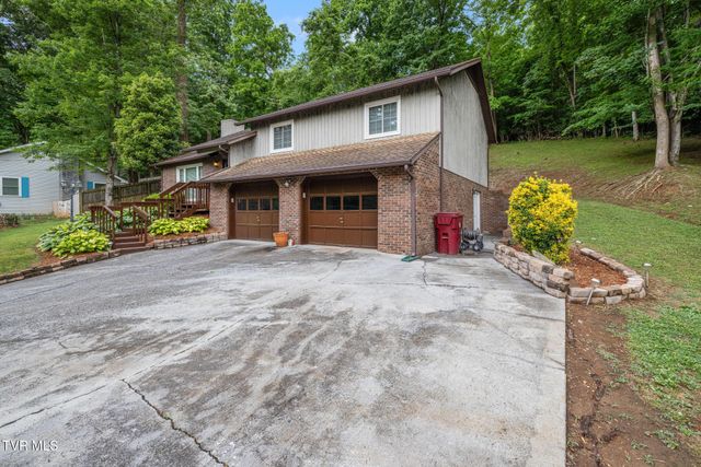 707 Lazywood Drive, Johnson City, TN 37601