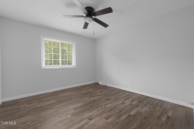 707 Lazywood Drive, Johnson City, TN 37601