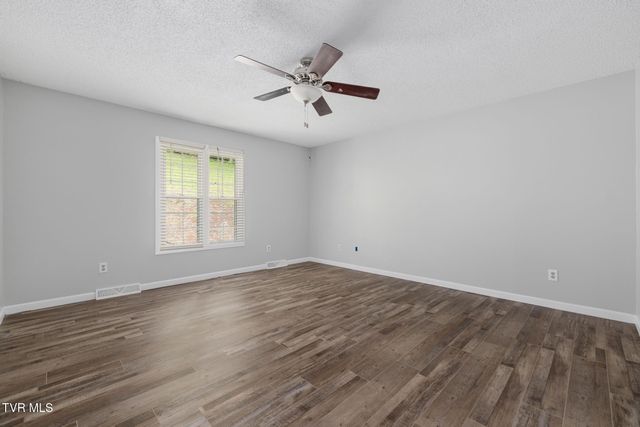 707 Lazywood Drive, Johnson City, TN 37601