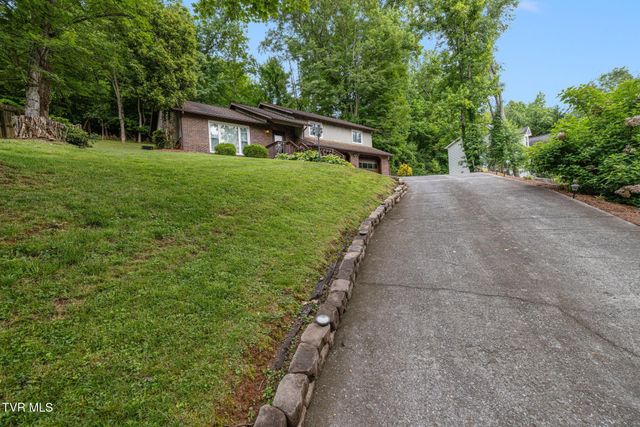 707 Lazywood Drive, Johnson City, TN 37601