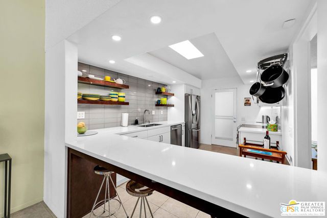 2380 S Sky View Drive, Palm Springs, CA 92264