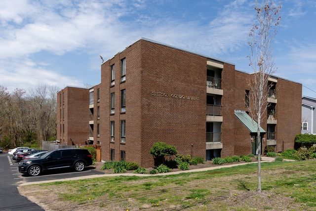 685 Main St 33, Weymouth, MA 02190