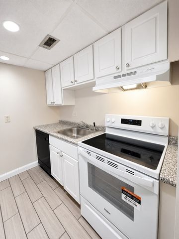 685 Main St 33, Weymouth, MA 02190