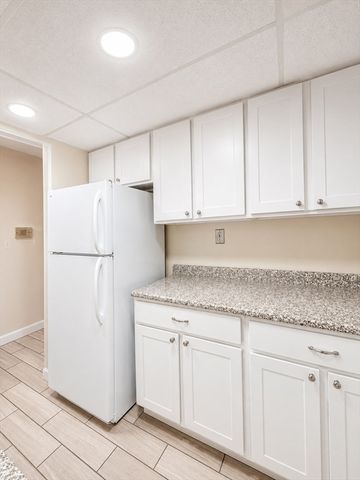 685 Main St 33, Weymouth, MA 02190