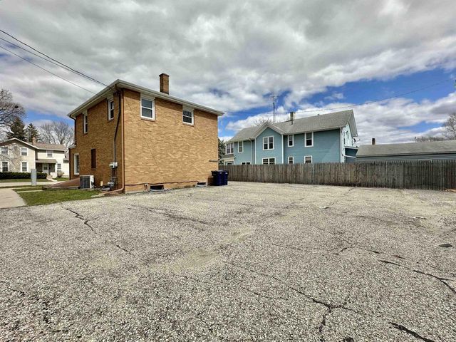 1321 W Court Street, Janesville, WI 53548