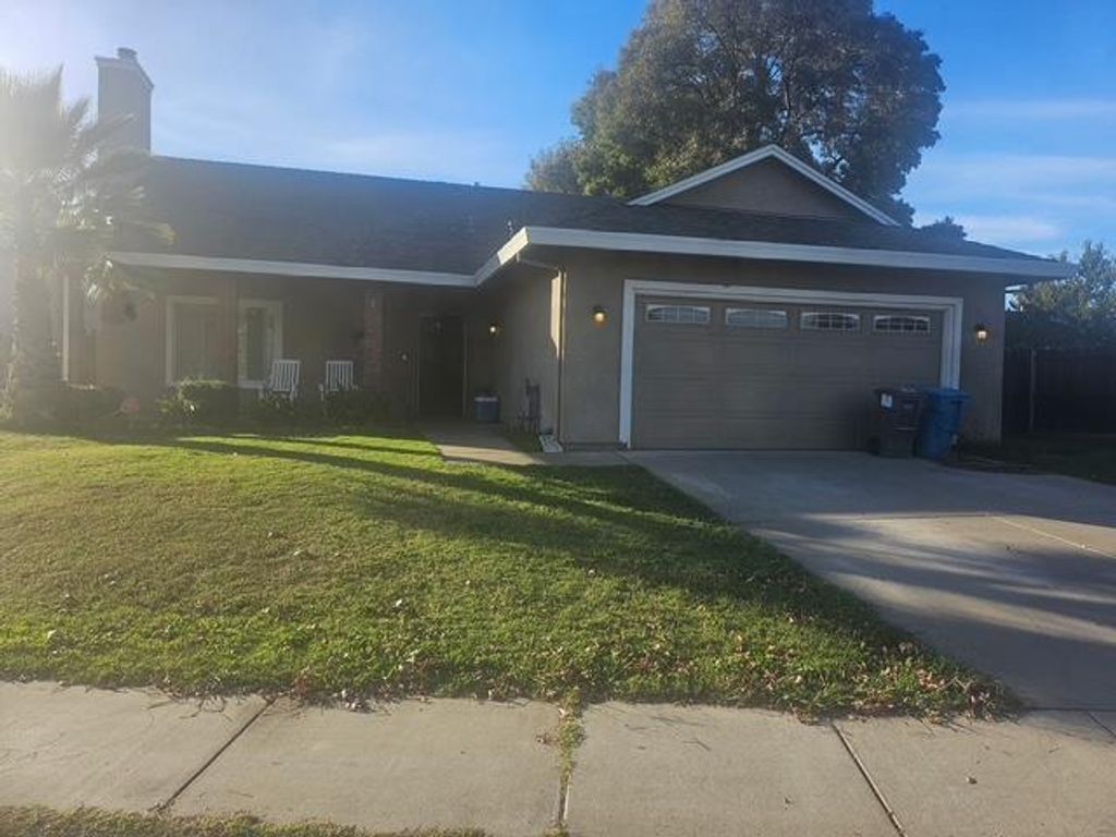 2290 Cheim Blvd, Marysville, CA 95901