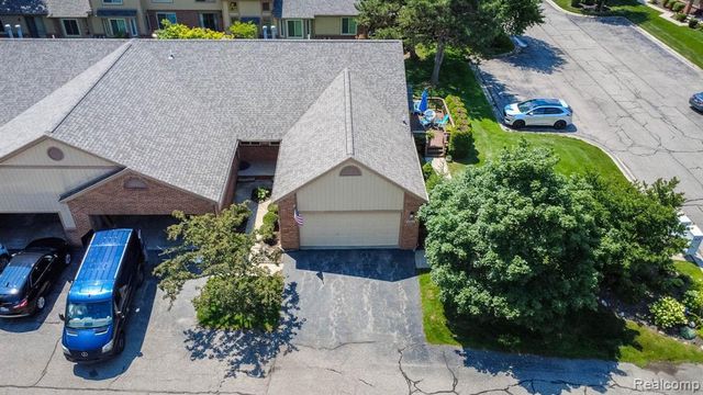 46910 Country Lane 12, Macomb, MI 48044