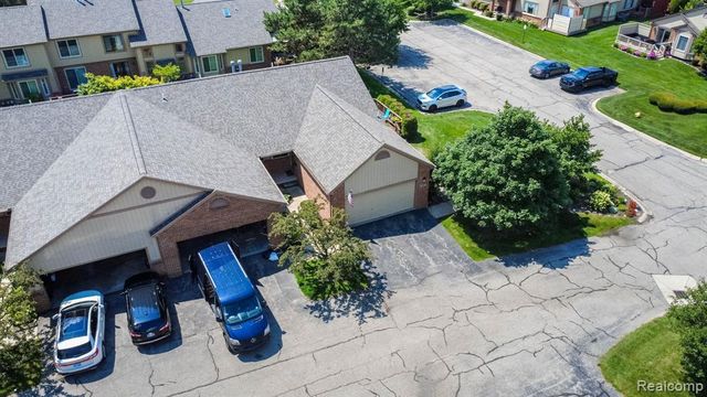 46910 Country Lane 12, Macomb, MI 48044