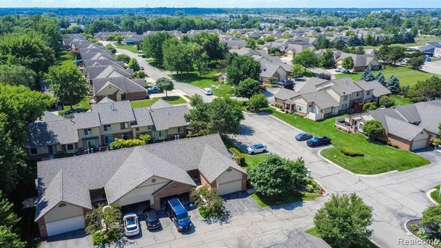 46910 Country Lane 12, Macomb, MI 48044