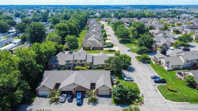 46910 Country Lane 12, Macomb, MI 48044