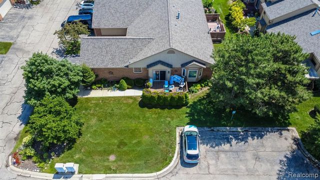 46910 Country Lane 12, Macomb, MI 48044