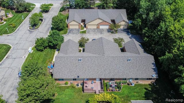 46910 Country Lane 12, Macomb, MI 48044