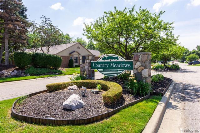 46910 Country Lane 12, Macomb, MI 48044