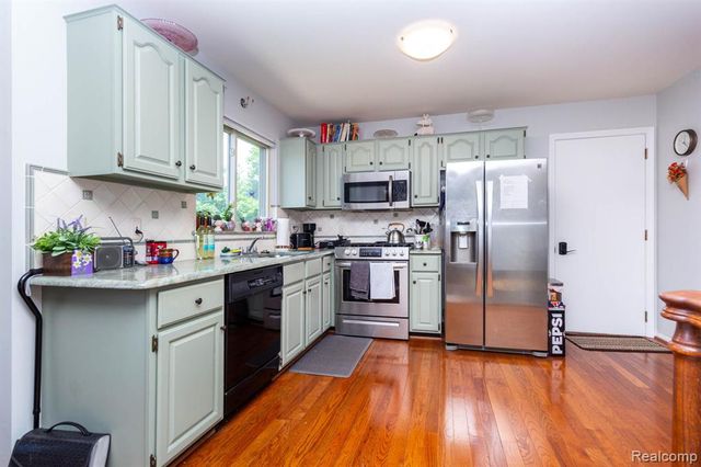 46910 Country Lane 12, Macomb, MI 48044