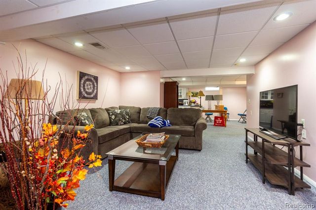 46910 Country Lane 12, Macomb, MI 48044