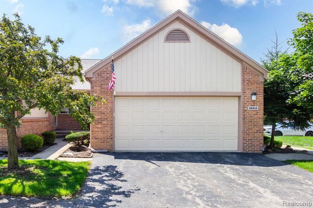 46910 Country Lane 12, Macomb, MI 48044