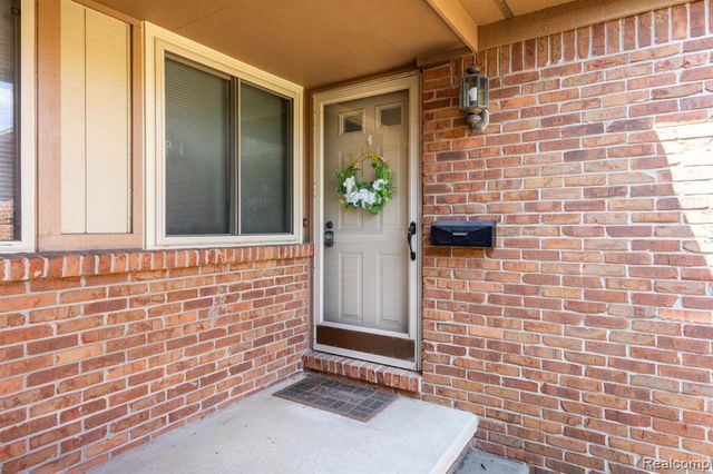 46910 Country Lane 12, Macomb, MI 48044