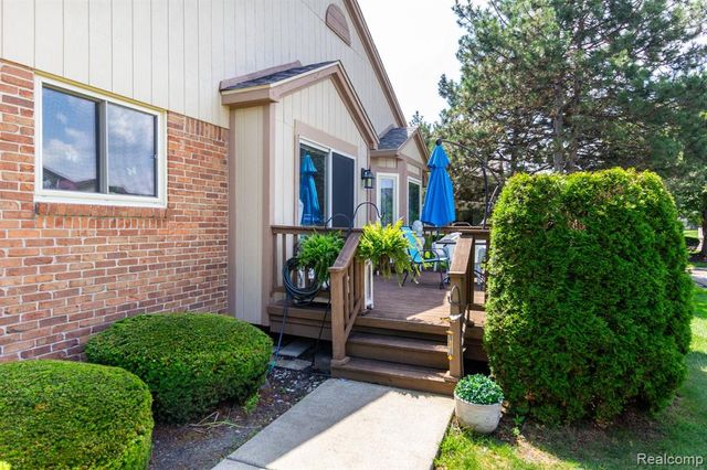46910 Country Lane 12, Macomb, MI 48044