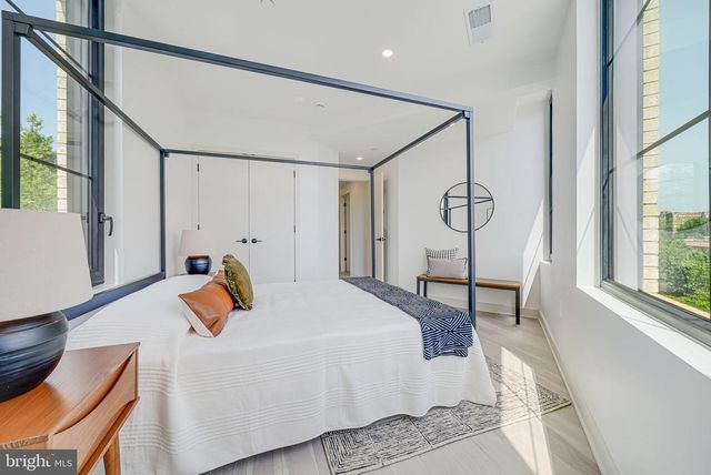 2901 NEWARK ST NW, Washington, DC 20008