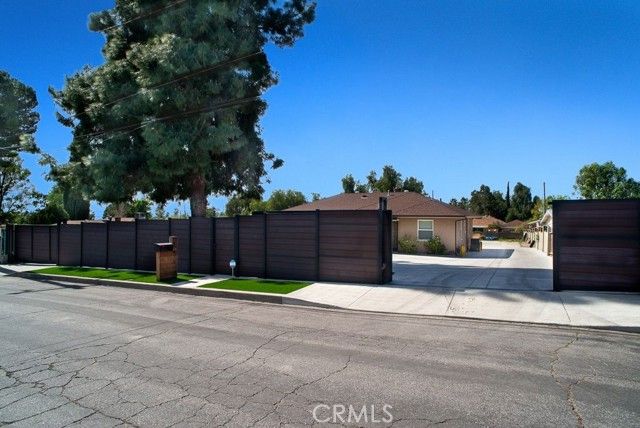 11471 Orcas Avenue, Sylmar (los Angeles), CA 91342