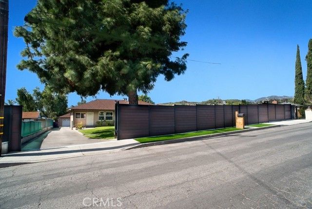 11471 Orcas Avenue, Sylmar (los Angeles), CA 91342