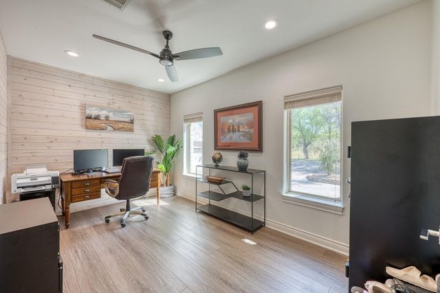 120 Sleepy Oaks DR, Kingsland, TX 78639