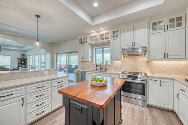 120 Sleepy Oaks DR, Kingsland, TX 78639