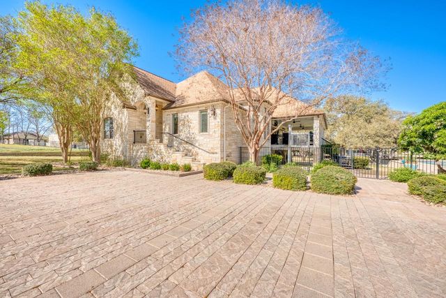 120 Sleepy Oaks DR, Kingsland, TX 78639