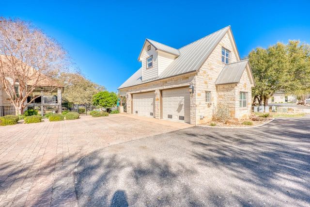 120 Sleepy Oaks DR, Kingsland, TX 78639