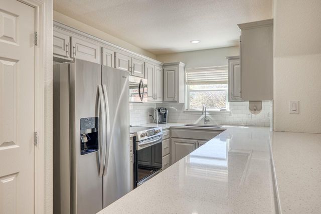 120 Sleepy Oaks DR, Kingsland, TX 78639