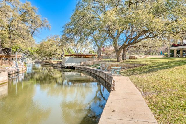 120 Sleepy Oaks DR, Kingsland, TX 78639