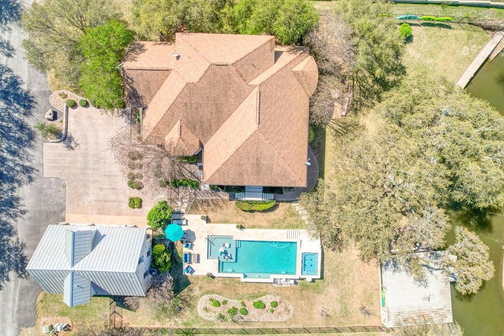 120 Sleepy Oaks DR, Kingsland, TX 78639