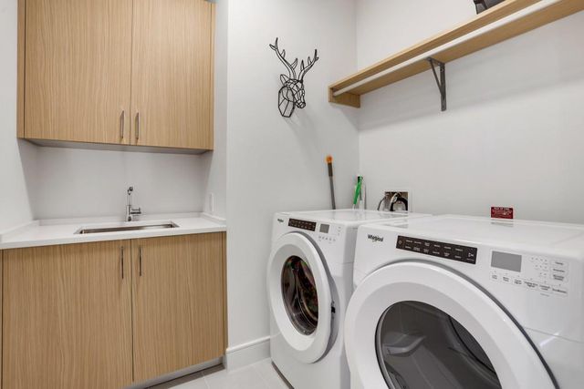 2425 Peachtree NE Road 803, Atlanta, GA 30305