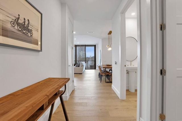 2425 Peachtree NE Road 803, Atlanta, GA 30305