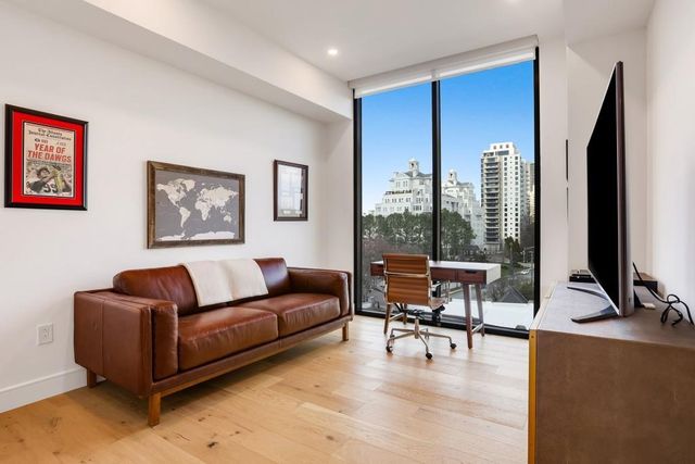 2425 Peachtree NE Road 803, Atlanta, GA 30305