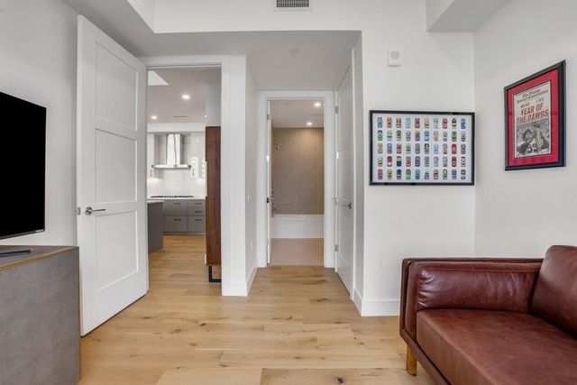 2425 Peachtree NE Road 803, Atlanta, GA 30305